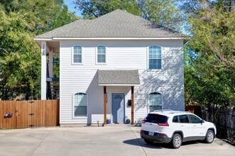 Building Photo - 2811 Wayside Ave