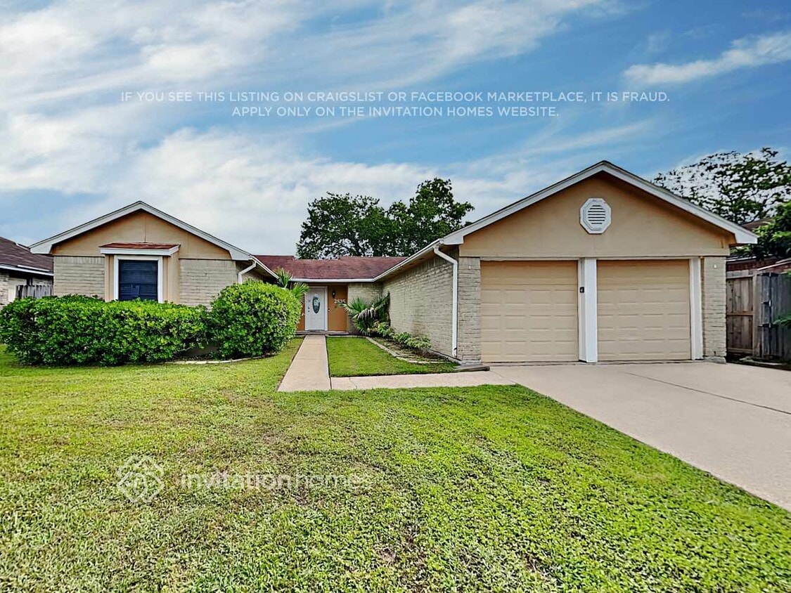 Foto principal - 2835 Pilgrims Point Dr