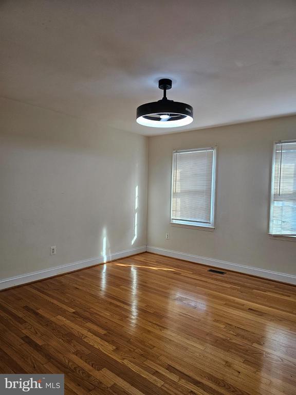 Building Photo - 5467 Lighthouse Ln