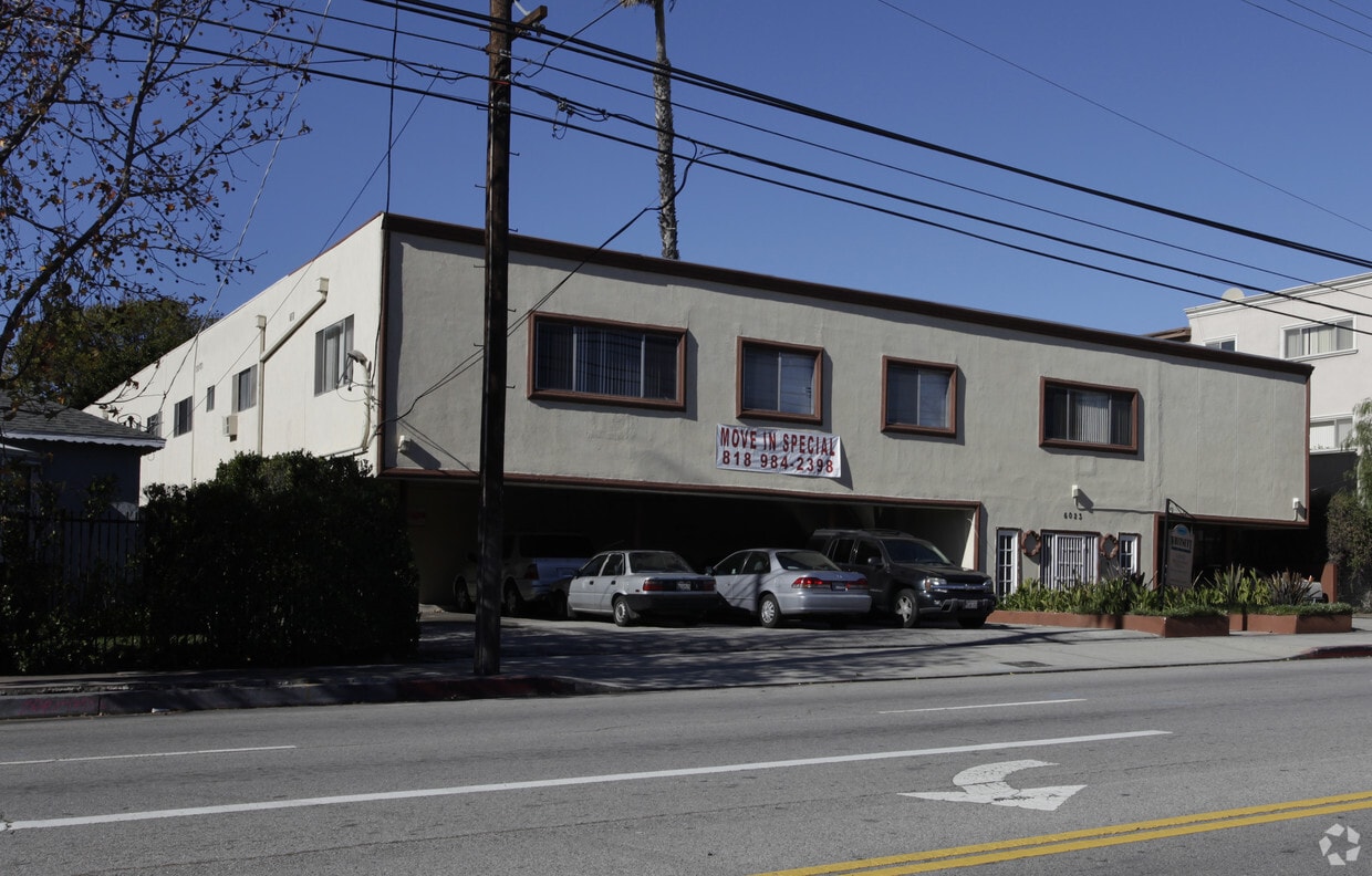 Whitsett 6023 Apartments in North Hollywood, CA
