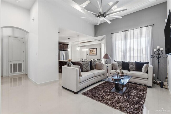 Building Photo - 18 Linva Ave