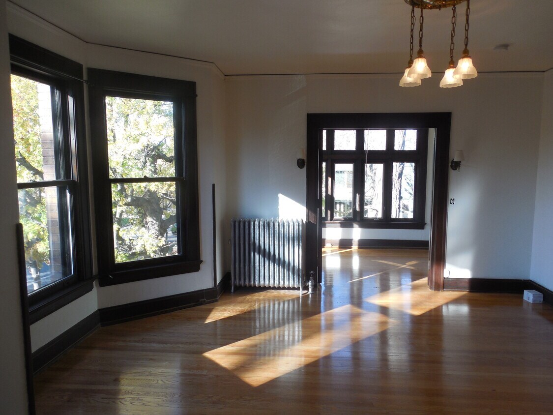 Primary Photo - 853 18th St