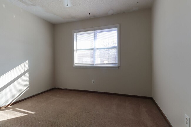 Foto del edificio - 2503-2503 E Morris Dr