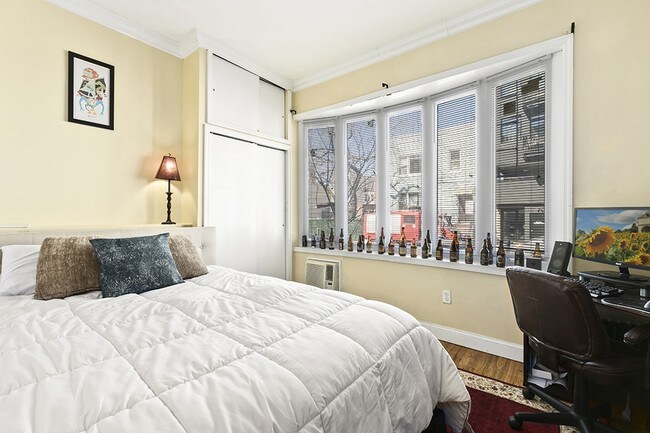 Foto del edificio - 264 Withers St