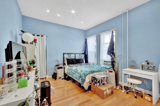 Foto del edificio - 261 Beacon St