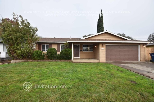 Building Photo - 2365 La Loma Dr