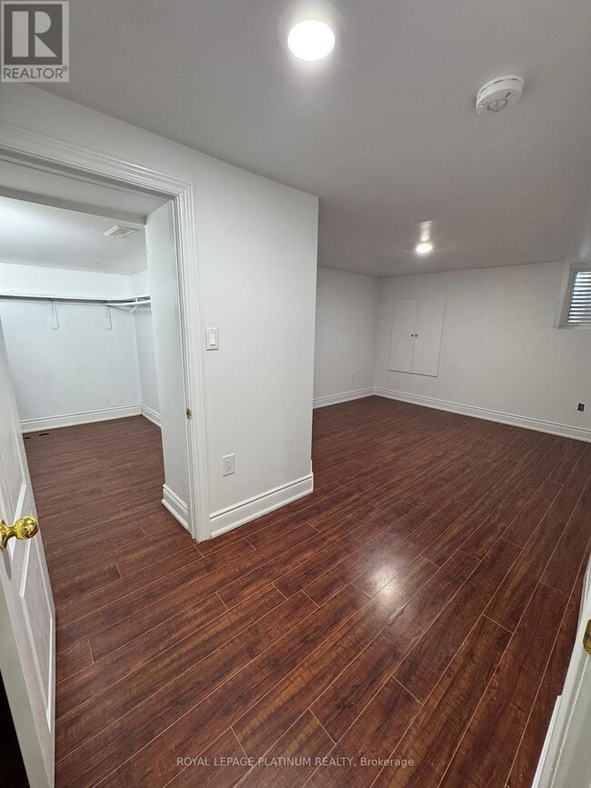 Building Photo - 21 Freshspring Dr