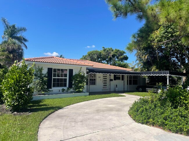 Building Photo - 360 Alhambra Pl
