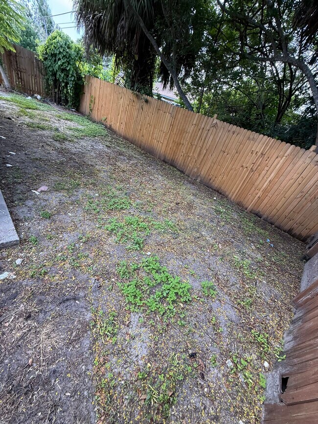 Backyard Area #1015 - 1015 58th Avenue Dr E
