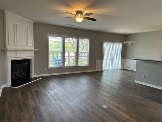 Building Photo - 2083 Deptford Dr
