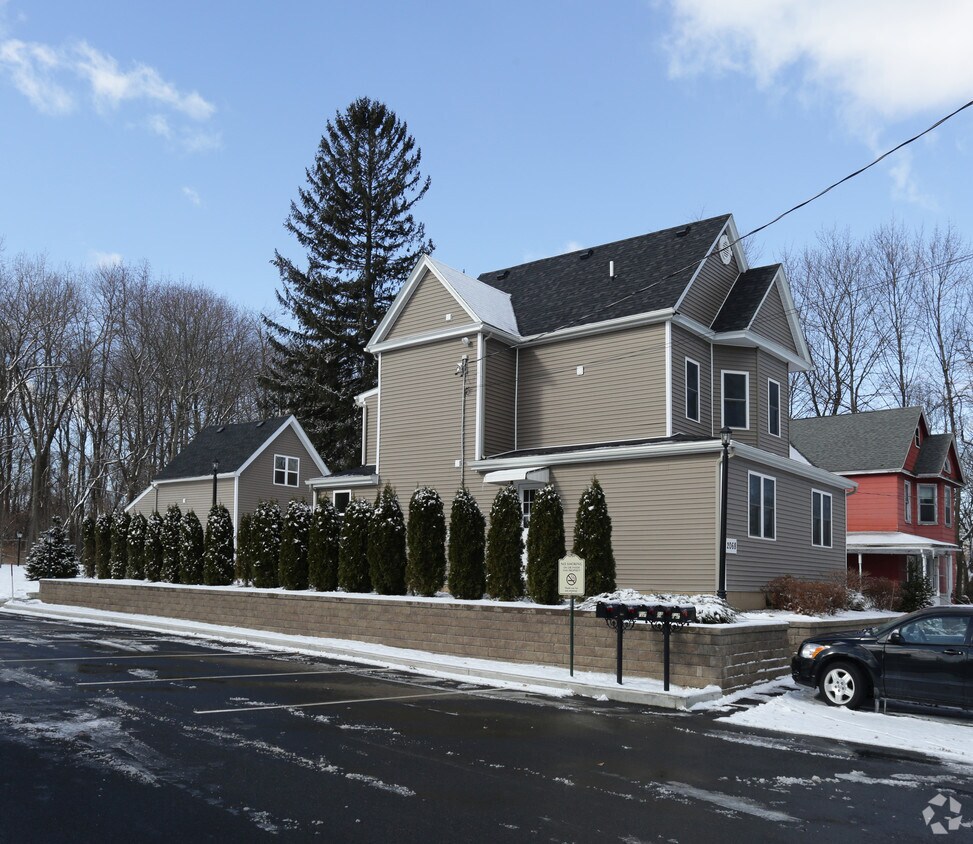 2068 Central Ave, Colonie, NY 12205 Apartments Colonie, NY