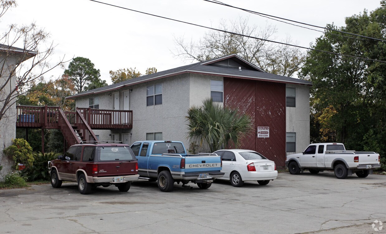Primary Photo - 306 School Ave