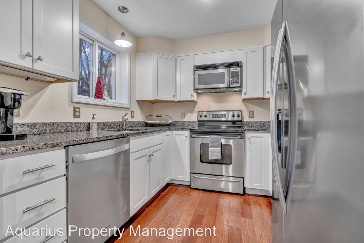 Foto principal - 32 Ashley Ln