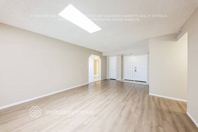 Foto del edificio - 5256 W Cholla St