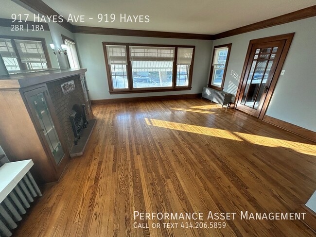Building Photo - 917 Hayes Avenue