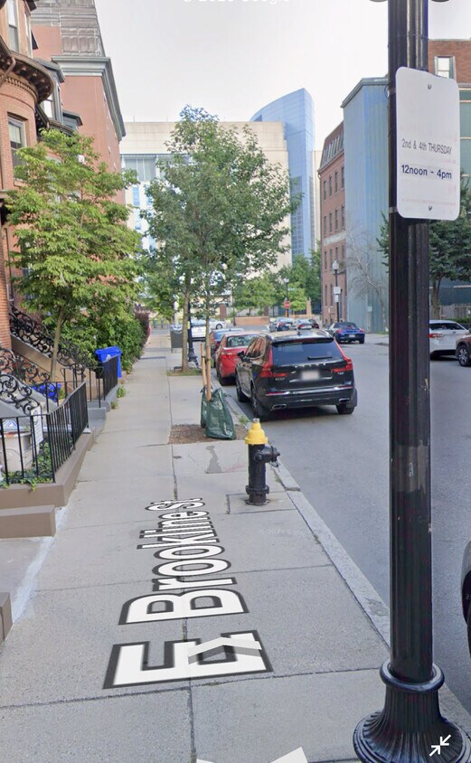 Primary Photo - 106 E Brookline St