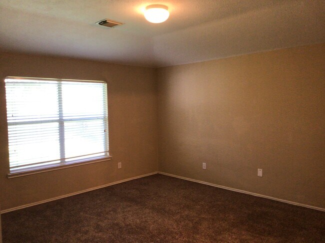 Building Photo - 6634 Stonecross Creek Ln