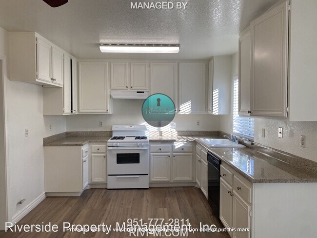 Building Photo - 3 br, 3 bath House - 5465 Teaberry Rd.