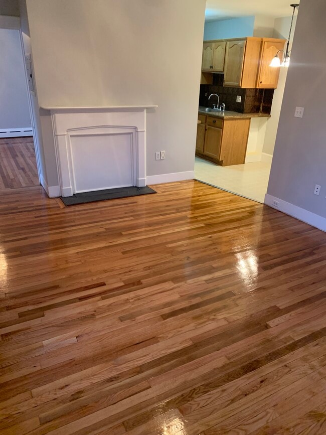 Building Photo - 85 Central St