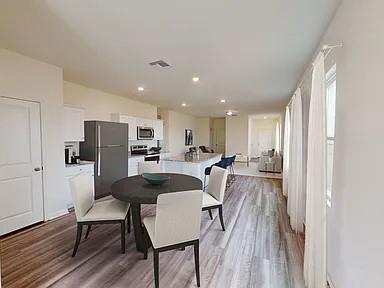 Foto del edificio - 2010 Prairie Ln