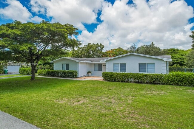 Building Photo - 17460 SW 85th Ave