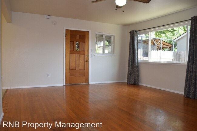 Building Photo - 3 br, 2 bath House - 5030 Grove Street