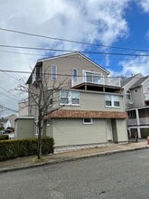 Building Photo - 150 Locust St
