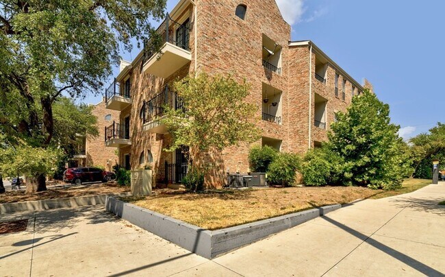 Building Photo - 2801 Rio Grande St