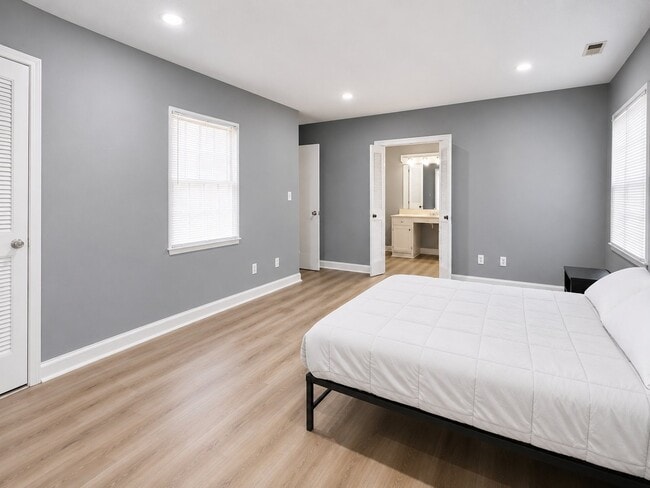 Building Photo - 7021 Fruitwood Ct