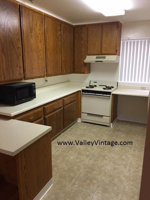 Building Photo - 11508 Moorpark St