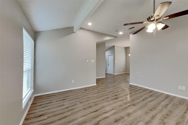 Foto del edificio - 6947 Foxmont Ln