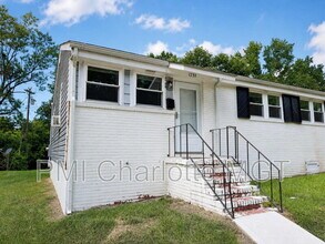 Building Photo - 1733 Academy St