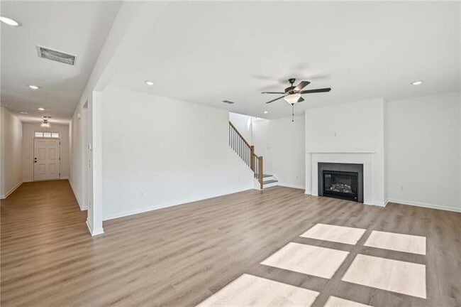 Building Photo - 564 Silverleaf Trl