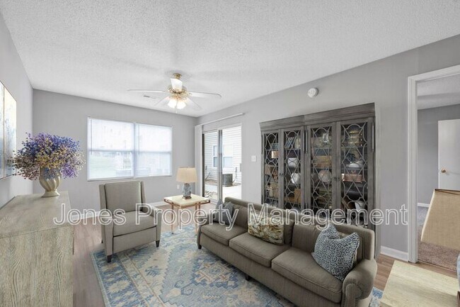 Foto del edificio - 303 Country Club Dr NE