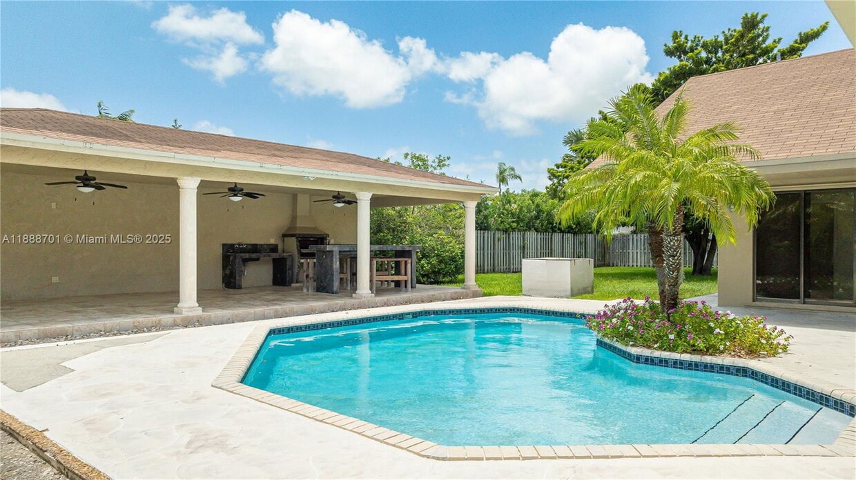 Foto principal - 8110 SW 188th St