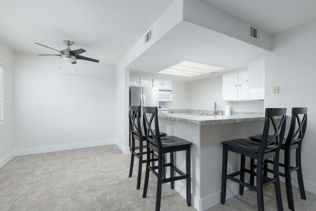 Foto del edificio - Upper Level 2 bedroom, 2 bathroom with great views at The Falls