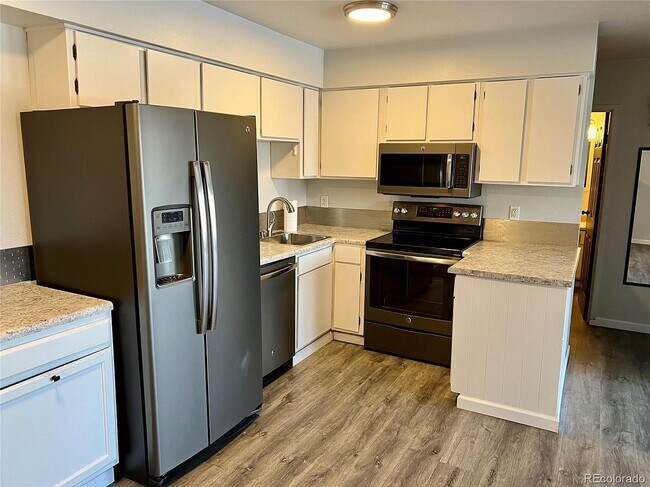 Cocina - 5995 W Hampden Ave