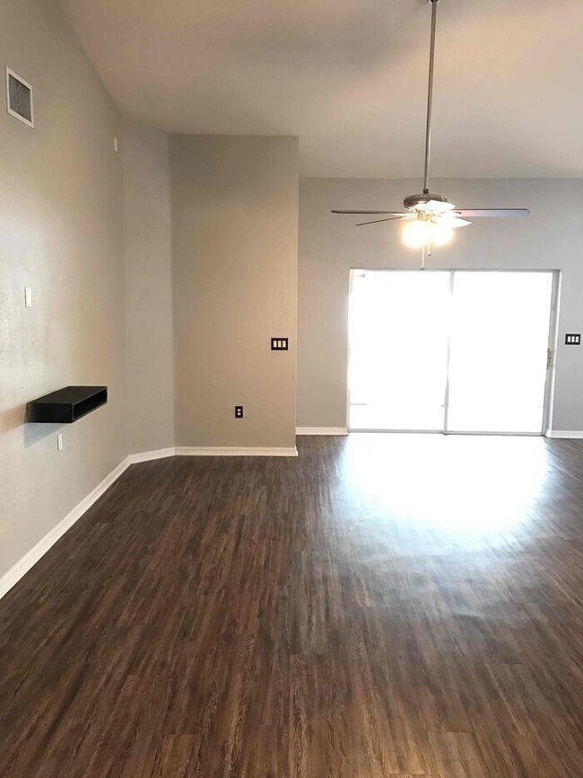 Building Photo - 6345 Hampton Pointe Cir