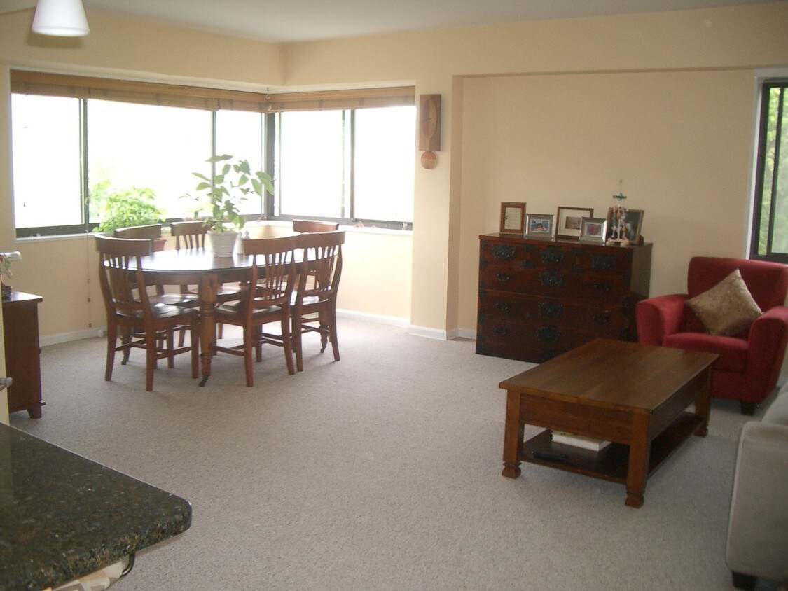 Foto principal - 3701 Connecticut Ave NW