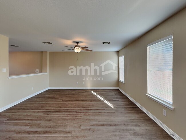 Building Photo - 317 Phillips St