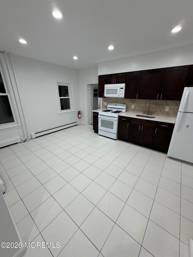 Foto del edificio - 63 Norwood Ave