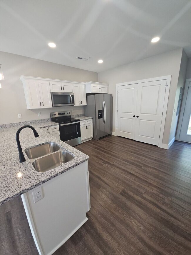 Foto del edificio - 1646 S Jefferson Ave