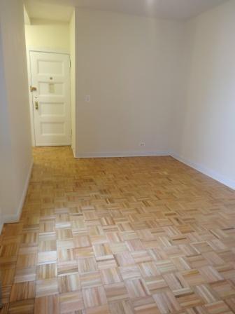 Foto principal - 536 E 79th St