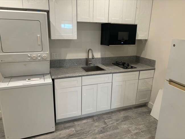 Building Photo - 9740 Pacific Ave