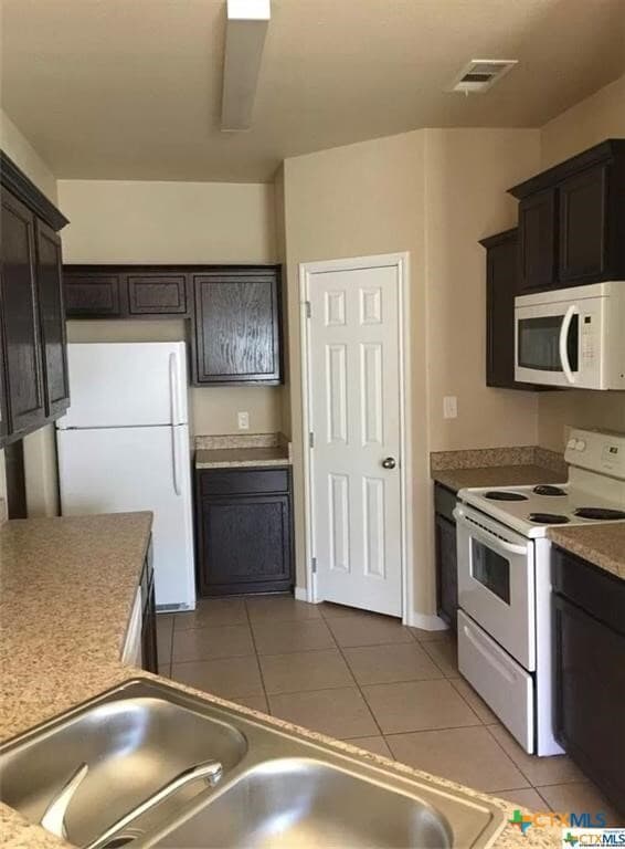 Building Photo - 1208 Cavalry Ln