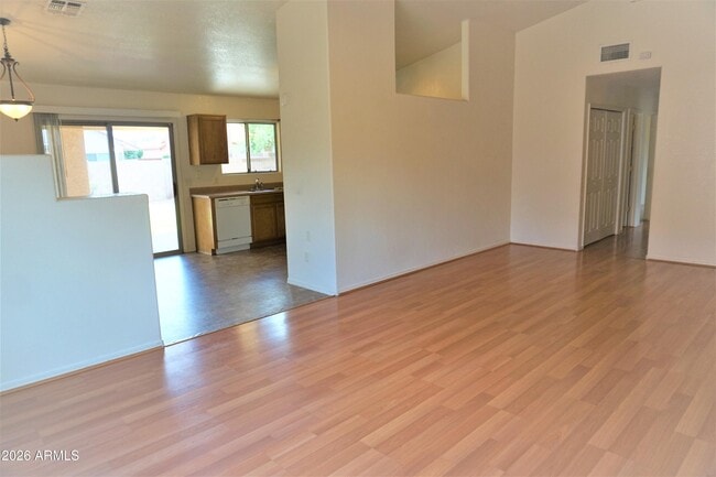 Foto del edificio - 3546 Plaza De Lanza