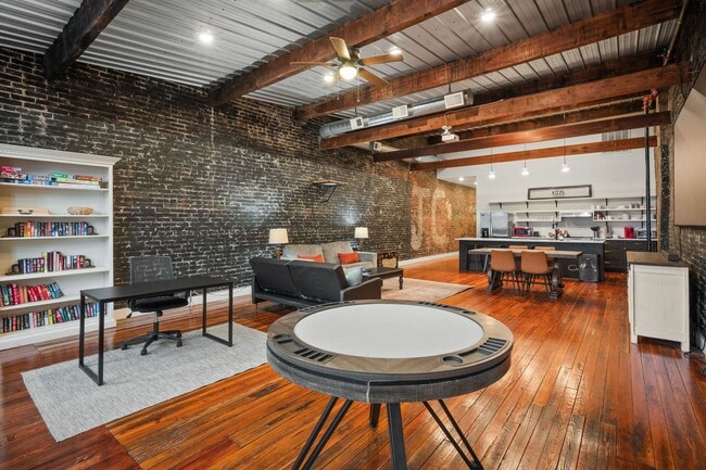 Building Photo - 124 Strawberry Alley