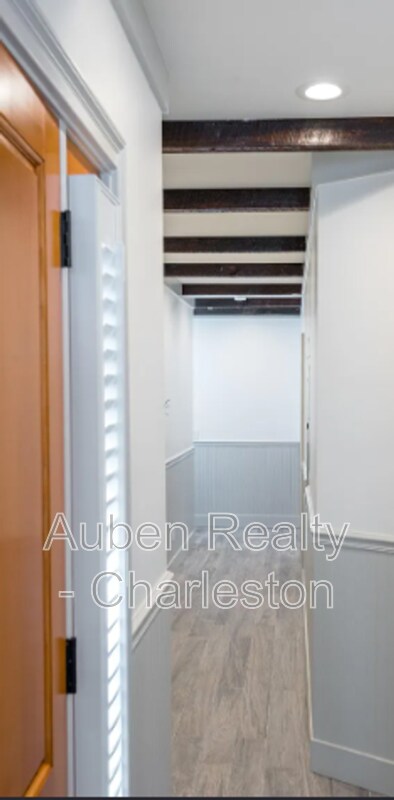 Building Photo - 321 Ashley Ave