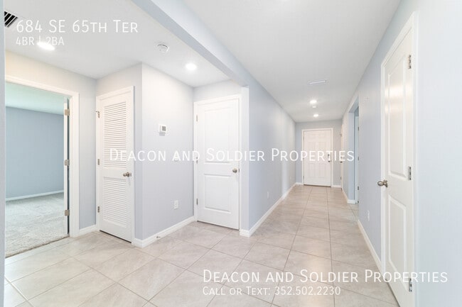 Building Photo - 684 SE 65th Terrace