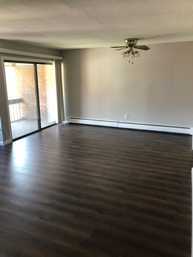 957 High Path Road, Windsor, CT 06095 Apartments in Windsor, CT